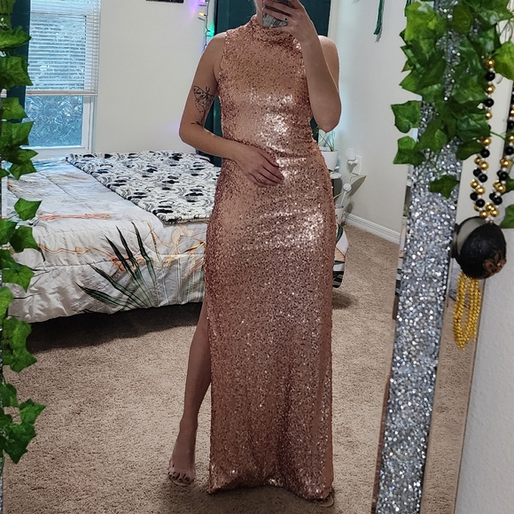 Rose gold sequin dress - Picture 4 of 5
